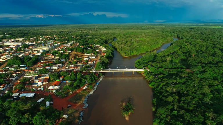Prefeita Azenilda Pereira Enaltece Parcerias para o 30º Festbugres e Aniversário da Cidade