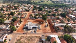 Prefeitura avança com obras de drenagem e terraplanagem no Jardim Oriente e anuncia asfalto em 100% de Barra do Bugres